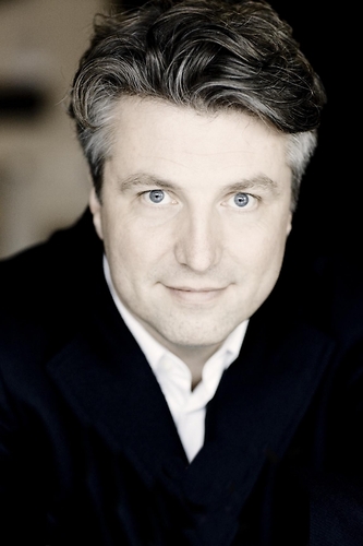 Conductor : Henrik Schaefer
